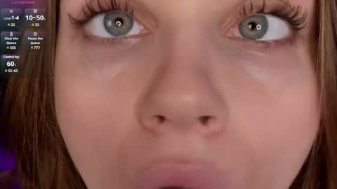 Snapshot of babyyli chatting on 01/10/25, 06:17 Chloe online show from 01/10/25, 06:17