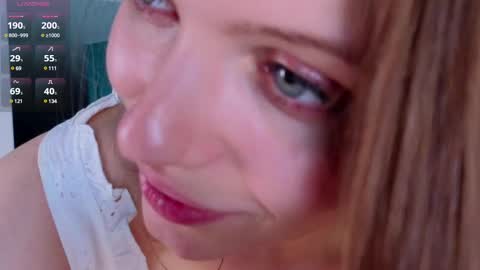 Snapshot of babyyli chatting on 02/10/25, 06:35 Chloe online show from 02/10/25, 06:35