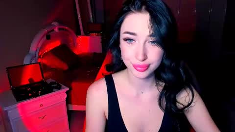 Snapshot of bad_desire chatting on 12/13/24, 01:01 Miss Desire...do you remember online show from 12/13/24, 01:01