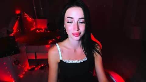 Snapshot of bad_desire chatting on 09/17/25, 04:19 Miss Desire...do you remember online show from 09/17/25, 04:19