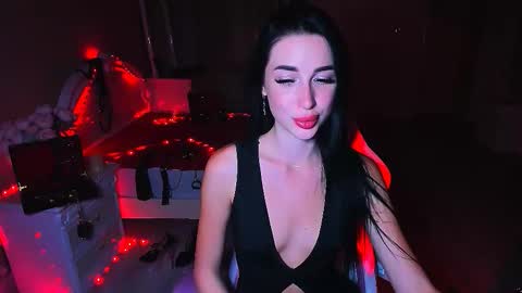 Snapshot of bad_desire chatting on 09/25/25, 03:16 Miss Desire...do you remember online show from 09/25/25, 03:16