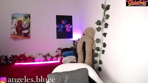 Snapshot of bad_girl_2003 chatting on 03/03/25, 10:42 Angeles online show from 03/03/25, 10:42