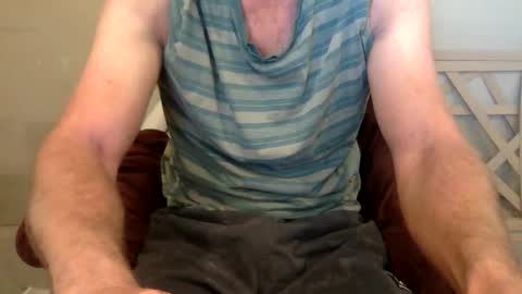 Snapshot of baddadatwork chatting on 11/16/25, 09:09 baddadatwork online show from 11/16/25, 09:09