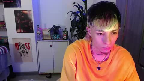 Snapshot of badeyes_crazylilgoat chatting on 09/29/25, 10:20 Dan Lila online show from 09/29/25, 10:20