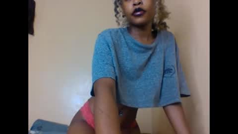 Snapshot of badgurllily chatting on 10/20/25, 02:56 Lily. online show from 10/20/25, 02:56