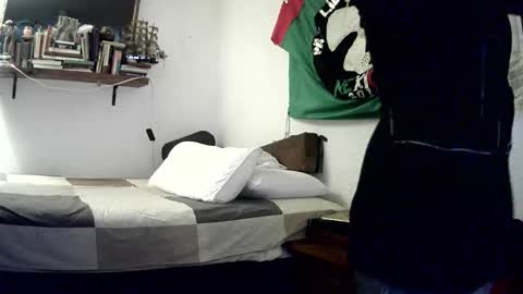 Mexican livin Off the Wall online show from 10/25/25, 02:08