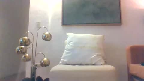 Mexican livin Off the Wall online show from 11/20/25, 01:39