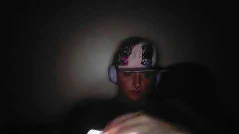 Snapshot of badragon6x9 chatting on 09/14/25, 06:34 badragon6x9 online show from 09/14/25, 06:34