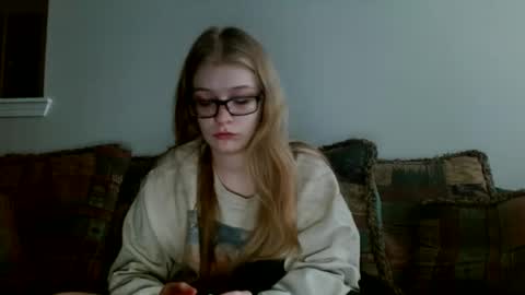 Snapshot of baeblondie chatting on 03/05/25, 06:34 baeblondie online show from 03/05/25, 06:34