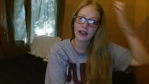 Snapshot of baeblondie chatting on 09/12/25, 01:44 baeblondie online show from 09/12/25, 01:44