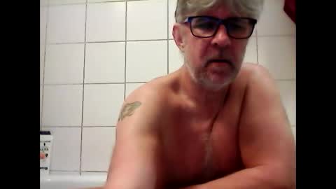 Snapshot of baggelina75 chatting on 02/19/25, 07:16 baggelina75 online show from 02/19/25, 07:16