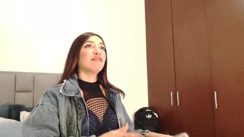 Snapshot of bahianawood chatting on 02/02/25, 12:35 bahianawood online show from 02/02/25, 12:35