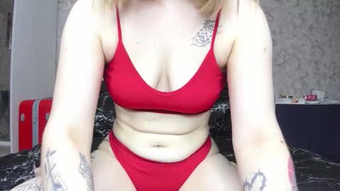 holly online show from 10/09/25, 03:43