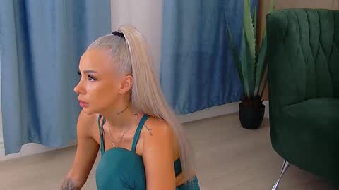 bailey_rush online show from 10/14/25, 02:40