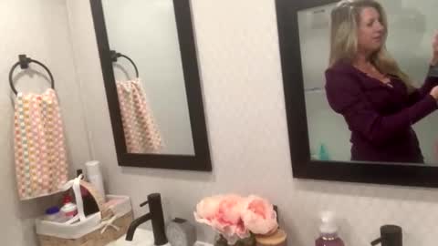 Happy Girl online show from 01/01/25, 01:04