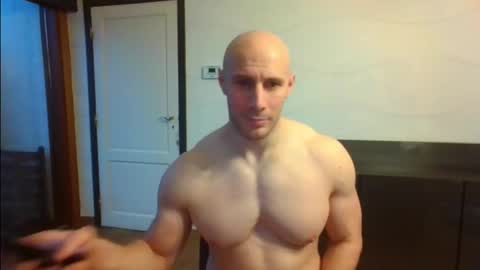 Snapshot of baldyboyy chatting on 12/05/24, 03:28 baldyboyy online show from 12/05/24, 03:28