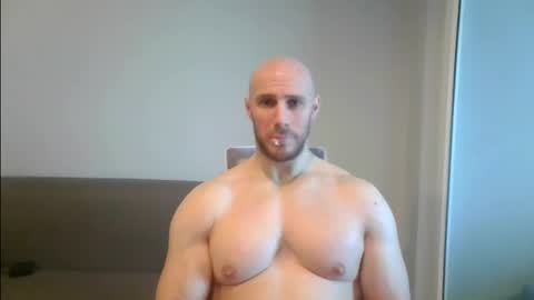 Snapshot of baldyboyy chatting on 01/19/25, 03:18 baldyboyy online show from 01/19/25, 03:18