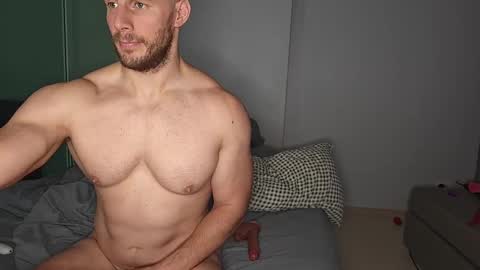 Snapshot of baldyboyy chatting on 09/21/25, 03:30 baldyboyy online show from 09/21/25, 03:30