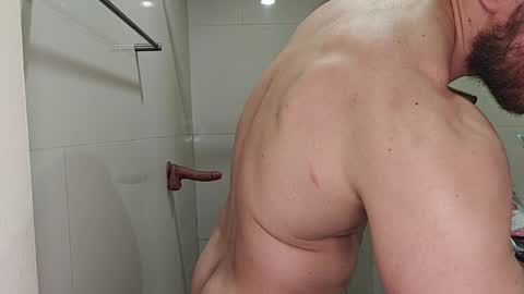 Snapshot of baldyboyy chatting on 11/13/25, 04:06 baldyboyy online show from 11/13/25, 04:06