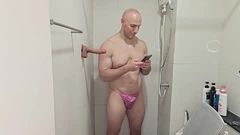 Snapshot of baldyboyy chatting on 11/18/25, 11:36 baldyboyy online show from 11/18/25, 11:36