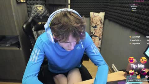 Snapshot of bambelbye chatting on 12/13/24, 12:42 Gaz online show from 12/13/24, 12:42