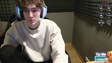 Snapshot of bambelbye chatting on 02/25/25, 05:47 Gaz online show from 02/25/25, 05:47