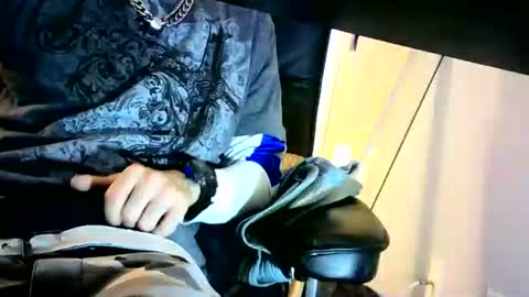 Snapshot of banginondadrumsalldaylong chatting on 10/19/25, 01:34 banginondadrumsalldaylong online show from 10/19/25, 01:34