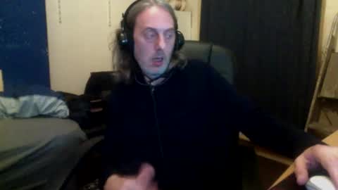 Snapshot of bangintoleather chatting on 10/11/25, 03:06 bangintoleather online show from 10/11/25, 03:06