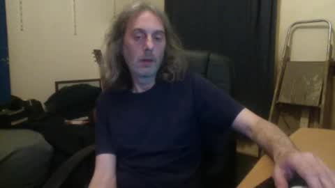 Snapshot of bangintoleather chatting on 10/13/25, 01:16 bangintoleather online show from 10/13/25, 01:16