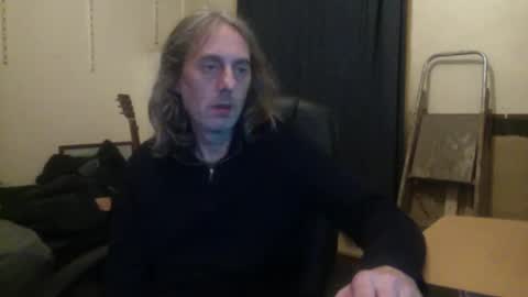 Snapshot of bangintoleather chatting on 10/19/25, 01:50 bangintoleather online show from 10/19/25, 01:50