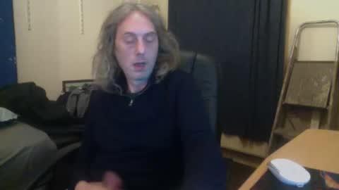 Snapshot of bangintoleather chatting on 10/31/25, 03:07 bangintoleather online show from 10/31/25, 03:07