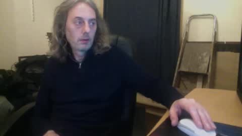 Snapshot of bangintoleather chatting on 11/05/25, 02:33 bangintoleather online show from 11/05/25, 02:33