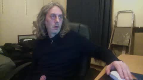 Snapshot of bangintoleather chatting on 11/07/25, 03:06 bangintoleather online show from 11/07/25, 03:06