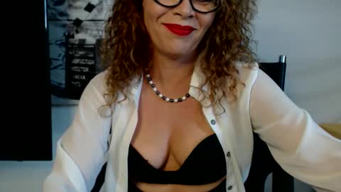 Snapshot of barbaradominatrix chatting on 10/01/25, 03:29 BARBARA DOMME online show from 10/01/25, 03:29