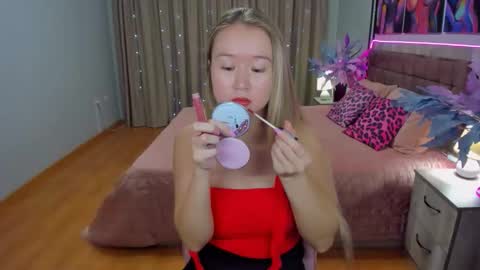 Snapshot of barbaramiles chatting on 11/09/25, 10:57 Barbara online show from 11/09/25, 10:57