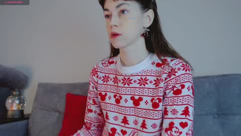 Snapshot of barbarian_girl chatting on 12/27/24, 11:39 Amina online show from 12/27/24, 11:39