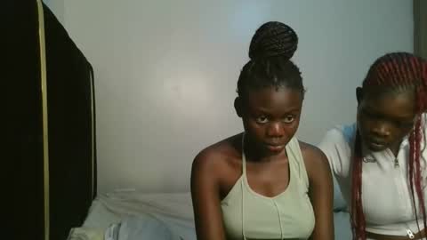 Snapshot of barbie_queen2 chatting on 09/18/25, 01:57 queen online show from 09/18/25, 01:57