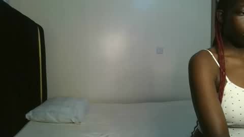 Snapshot of barbie_queen2 chatting on 10/03/25, 01:13 queen online show from 10/03/25, 01:13