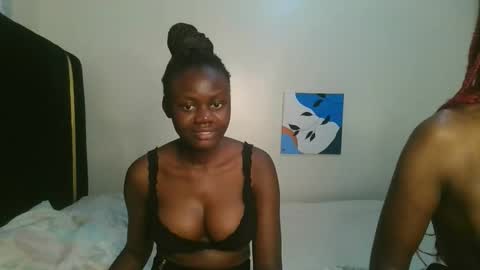 Snapshot of barbie_queen2 chatting on 10/03/25, 01:19 queen online show from 10/03/25, 01:19
