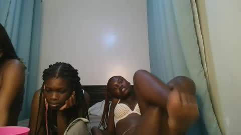 queen online show from 11/14/25, 01:37