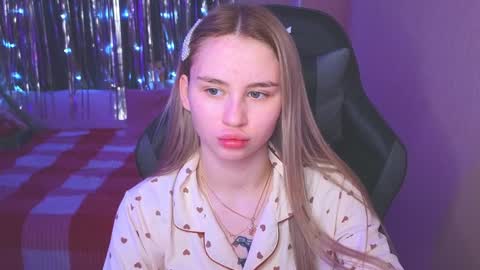 Eva online show from 12/31/24, 09:42