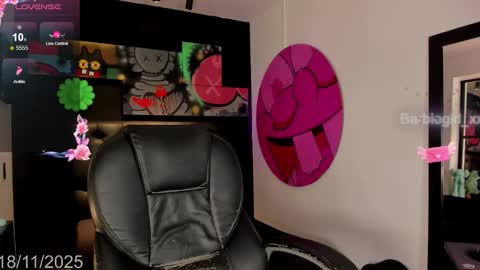 barbiegirl_xx online show from 11/18/25, 09:08