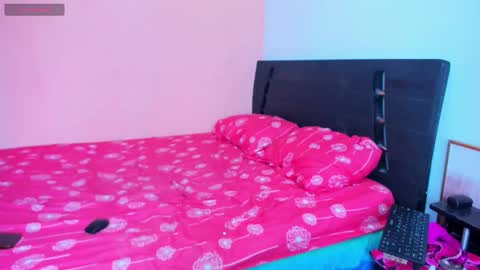 DAHIANNA BELTRAN online show from 11/17/25, 08:36