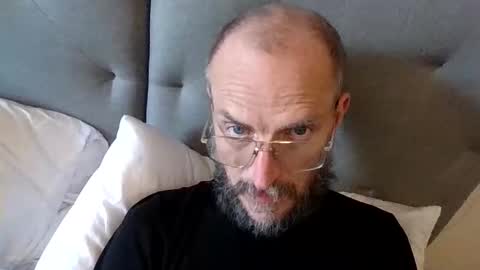 basiccamguy online show from 10/10/25, 01:10