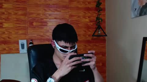 Bastian online show from 02/12/25, 06:19