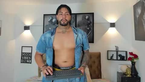 Snapshot of bastian_jones1 chatting on 10/05/25, 08:29 bastian_jones1 online show from 10/05/25, 08:29