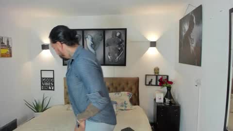 Snapshot of bastian_jones1 chatting on 11/11/25, 01:38 bastian_jones1 online show from 11/11/25, 01:38