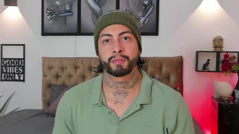 Snapshot of bastian_jones1 chatting on 11/16/25, 03:45 bastian_jones1 online show from 11/16/25, 03:45