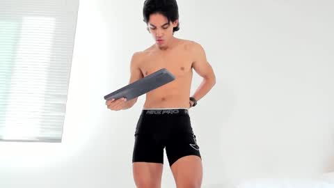 Snapshot of bastianmaalouf chatting on 10/07/25, 08:17 Bastian Maalouf online show from 10/07/25, 08:17