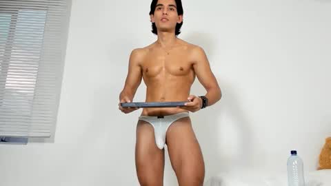 Snapshot of bastianmaalouf chatting on 10/21/25, 10:32 Bastian Maalouf online show from 10/21/25, 10:32